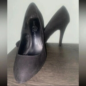 Rock & Republic Black Suede Pumps